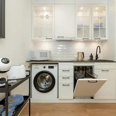 Apartment By The Sea, Indoor Pool 公寓