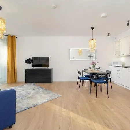 Apartment By The Sea, Indoor Pool * 波别罗沃