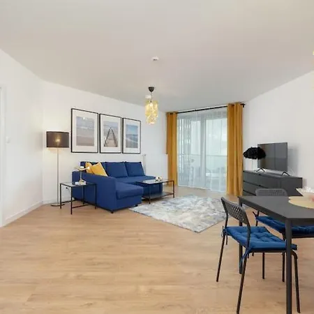 Apartment By The Sea, Indoor Pool 公寓