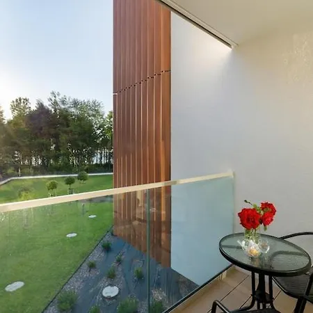 Apartment By The Sea, Indoor Pool 公寓 *